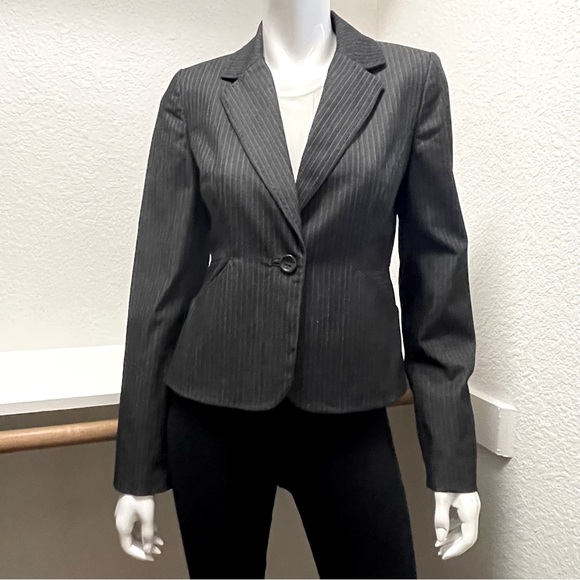 Ann Taylor LOFT pinstripe, one button blazer in charcoal gray Sz 2 - Picture 4 of 8